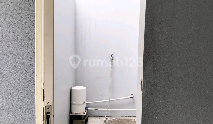 For Rent 3-Story House Royal Residence