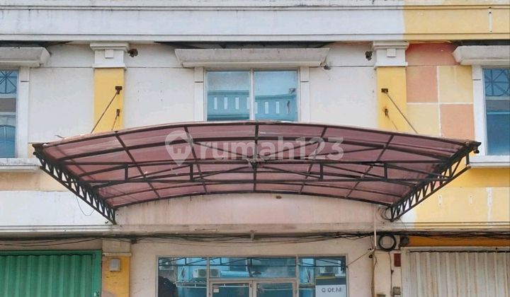 For Rent 3-Story Shop House in Rungkut Surabaya