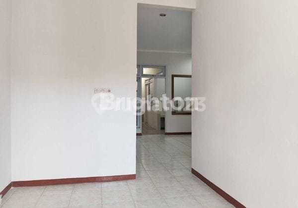 Good Unfurnished Rented House with SHM Nirwana Executive Rungkut Surabaya Good Unfurnished Rented House with SHM Nirwana Executive Rungkut Surabaya