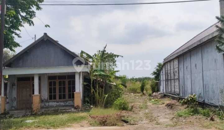 Land on Pilangrejo Main Road, Wates, Gresik