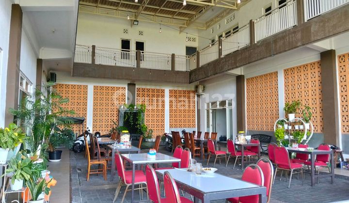 For Sale: Charming Business House in Penjaringan 2