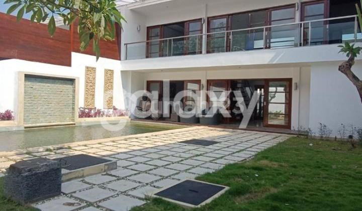 Modern Minimalist Beautiful 2-Story Villa in Kunti Seminyak Badung, Bali Modern Minimalist Beautiful 2-Story Villa in Kunti Seminyak Badung, Bali
