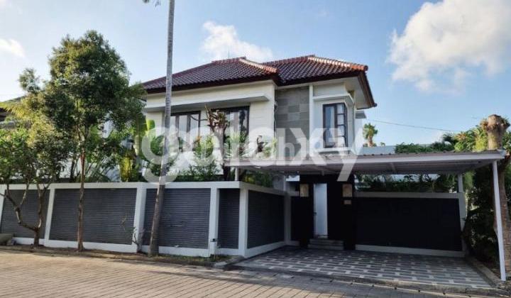 Villa with Strategic Location at Bale Mansion Sunset Road Kuta Badung, Bali Villa with Strategic Location at Bale Mansion Sunset Road Kuta Badung, Bali