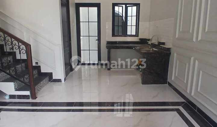 Rumah 2 Lantai Mewah Murah Siap Huni Dikalimulya Depok
