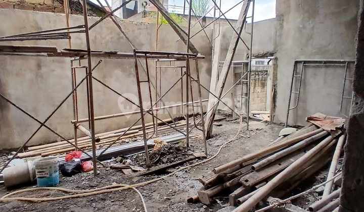 Luxury House With Private Pool di Tanah Baru Depok - Hanya 5 Menit ke Tol Desari! 2