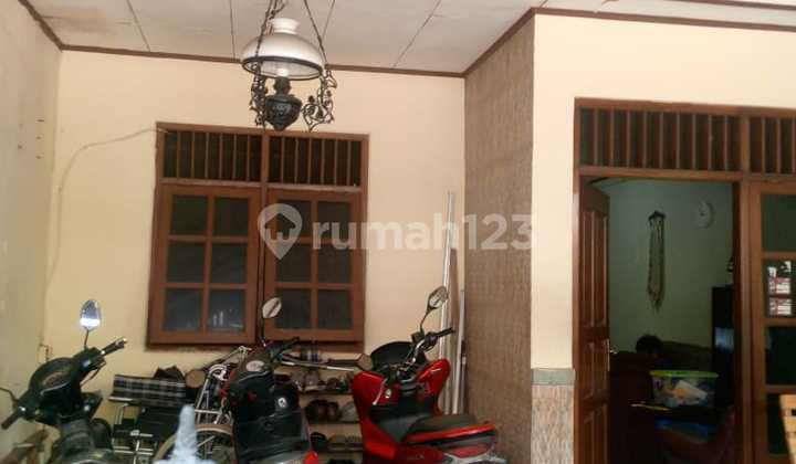 So Cheap! 2-Story House with 5 Bedrooms in North Depok, Near Station & Toll Road, Only 950 Million! 2