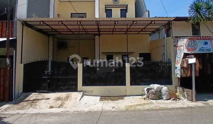 Rumah & Kos-Kosan Strategis di Beji Depok Utara - Selangkah ke Stasiun & Tol!