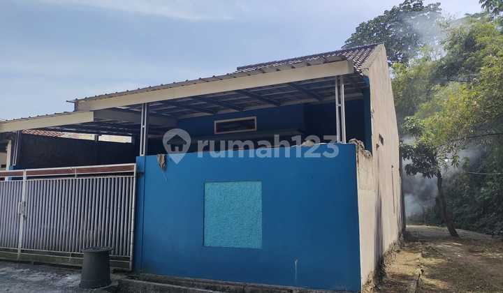 For Sale Second Hand House Hook Ready to Live In Fully Furnished Cheap in Sawangan, Depok 2