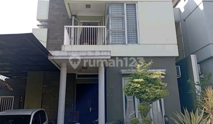 Well-Maintained Luxury Second Home in a Strategic Location in Depok, Good SHM House in Harjamukti
