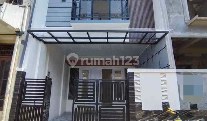 Rumah 2 Lantai Strategis Pusat Kota Depok - Ready Stock Shm - Dekat Ui & Tol
