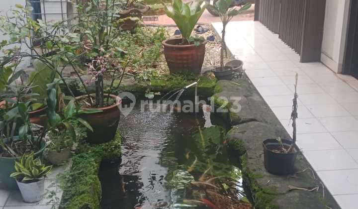 For Sale Second-Hand House & Cheap Business Space on the Side of the Main Road, Depok 2