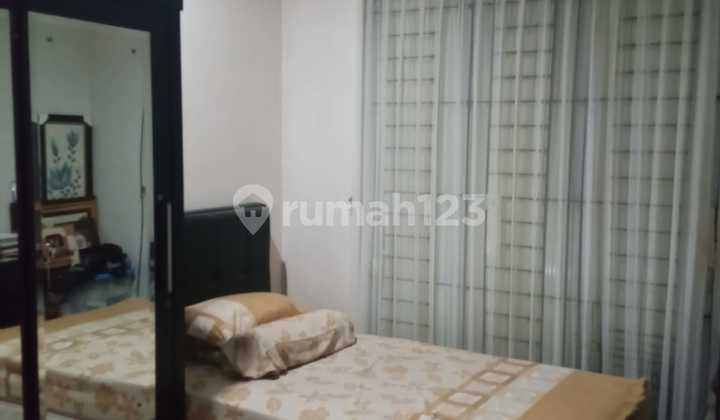 Well-Maintained Luxury Second Home in a Strategic Location in Depok, Good SHM House in Harjamukti