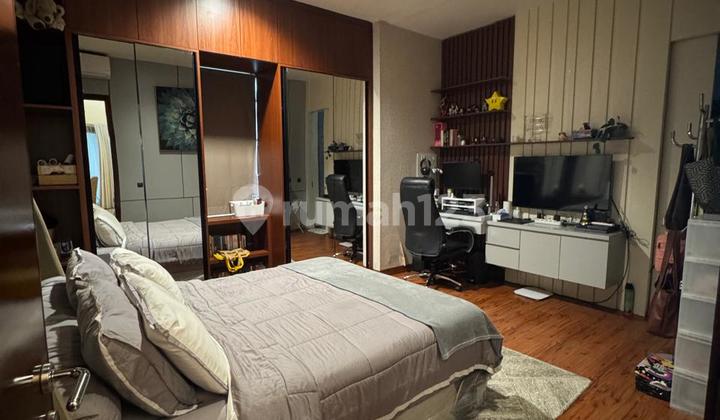 House for Sale Quick Corner 2 Floors in good condition fully furnished ready to occupy in The Green BSD City. 2