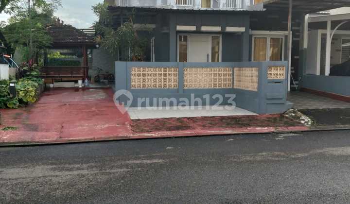 Rumah Cantik 2 Lantai di Kota Wisata Cibubur Rumah Cantik 2 Lantai di Kota Wisata Cibubur