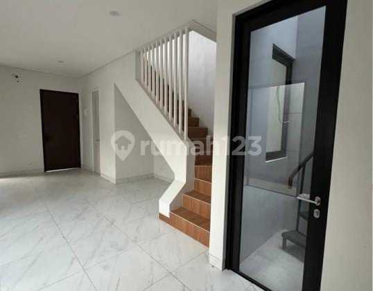Rumah Baru Modern Kota Wisata Cibubur 2