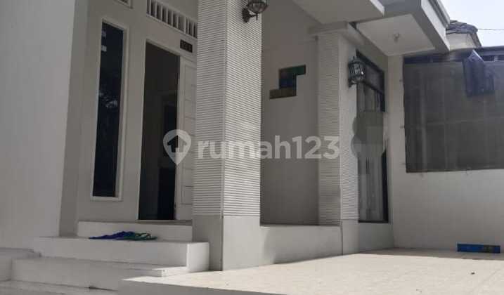 Neat and Ready-to-Occupy House in Villa Nusa Indah 5 Cibubur 2