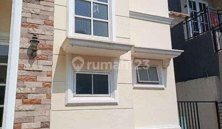 Rumah Cantik 2 Lantai di Citra Gran Cibubur 2