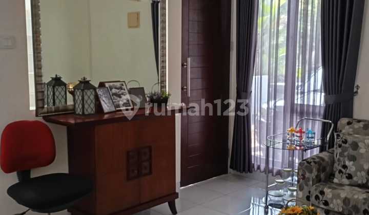 Rumah Rapi 2 Lantai di Kota Wisata Cibubur 2