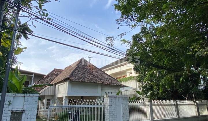Rumah Tua di Pengangsaan Menteng Pusat
