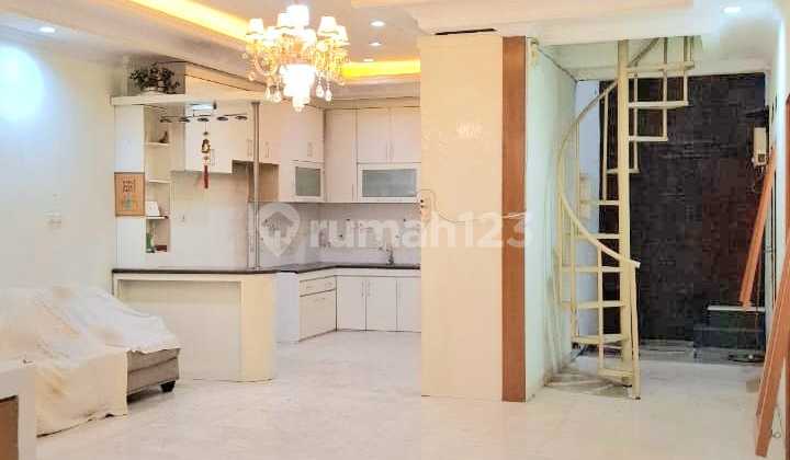 Rumah 2 Lantai di Raffless Hills Cibubur 2