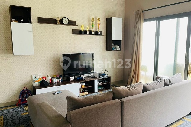 Rumah Nyaman di Pesona Khayangan Depok 2