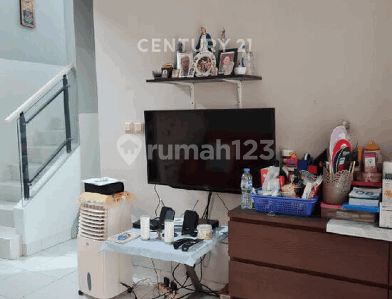 Disewakan Rumah Semi Furnish Di Gading Serpong  2