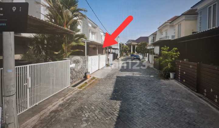 Quick Sale: Elegant 2-Storey West-Facing Home with 4 Bedrooms 2