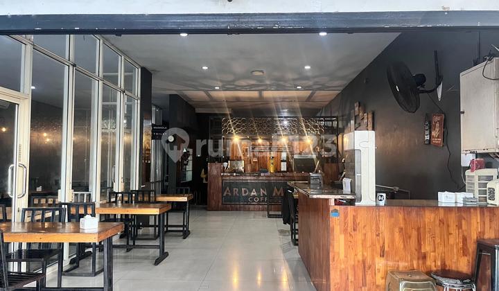 Luxury Shop House Provincial Road Axis Row 6 Cars 2