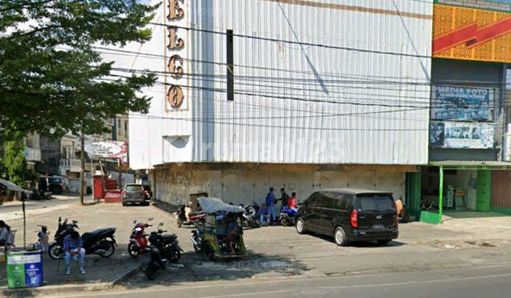 Negotiable Until Deal, Ratulangi Main Road Shop House, Spacious Parking 1