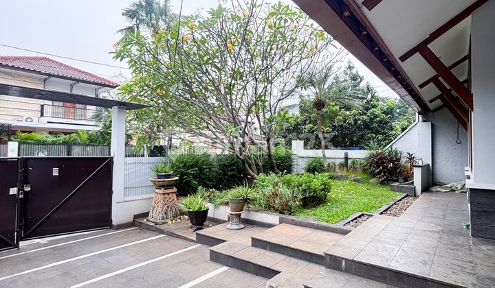 RUMAH CLASSIC DENGAN KONDISI FULLFURNISH TINGGAL BAWA KOPER DI PONDOK INDAH, JAKARTA SELATAN