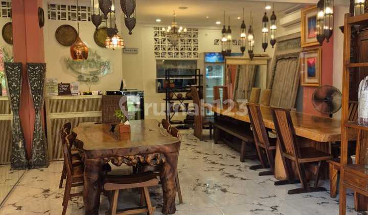 ruko / resto cocok untuk resto dan kantor 2