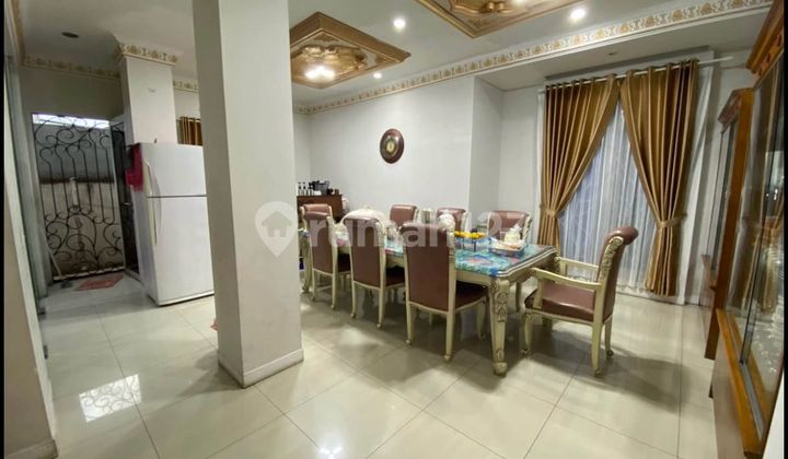 Classic Luxury House Premium Location Strategically Situated in Jagakarsa, South Jakarta 2