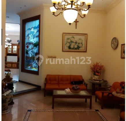 Luxury 2-Storey House Ready to Occupy in Duren Sawit, East Jakarta 2
