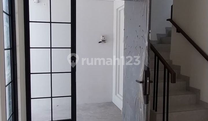 Sewa Rumah Bagus Siap Huni 2 Lantai di Citra Garden Bintaro, Bintaro - Tangerang Selatan