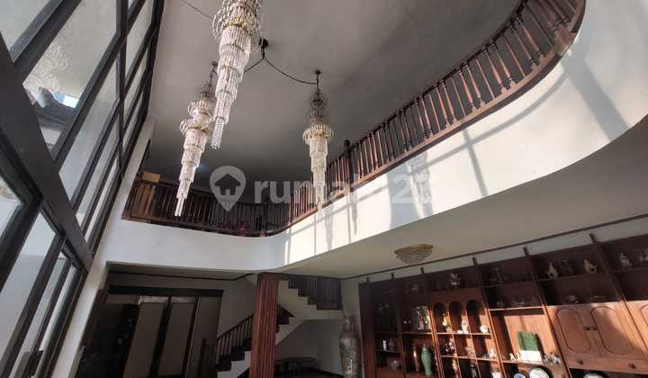 Kavling Super Luas + Bonus Rumah di Kawasan Elit Dukuh Patra - Kuningan, Jakarta Selatan !!