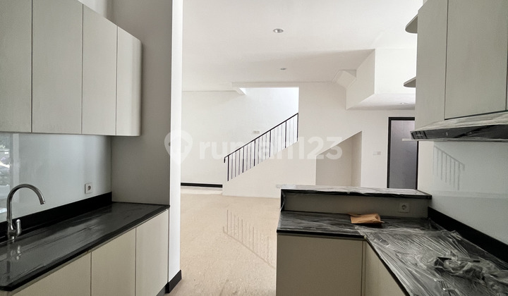 Beautiful House Ready to Occupy in Welton Cluster at Hiera BSD, Tangerang 2