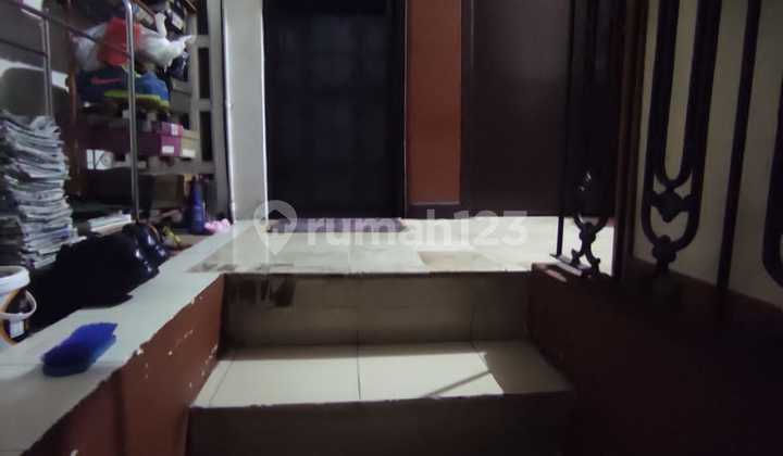Sell Cheap! Cozy House in a Quiet Neighborhood Ready to Occupy in Puri Indah - West Jakarta 2