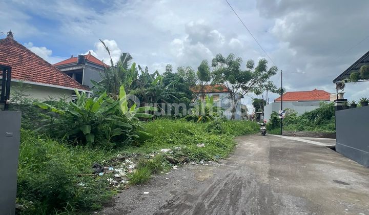 Land in Batubulan Near Living Word