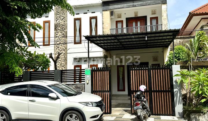 Rumah 2 Lantai Minimalist Sederhana Di Pusat Kota Renon