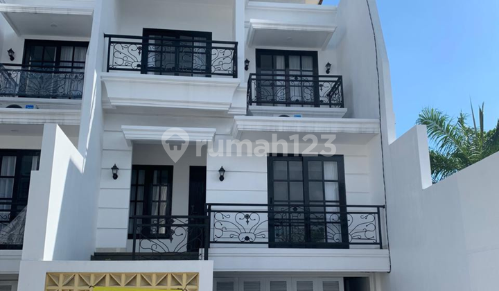 3-Story American Style House in Pemogan, Beautiful House in Pemogan 3-Story American Style House in Pemogan, Beautiful House in Pemogan
