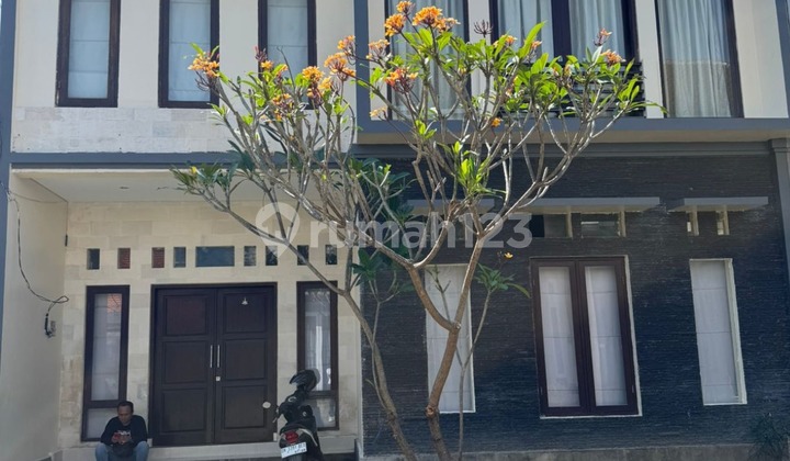Simple 2-Story Minimalist House Near Udayana Sudirman University