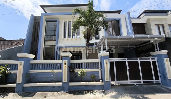 Simple Minimalist 2-Story House Near Level 21 Mall Denpasar