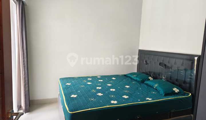 2-Story Minimalist Modern House Near the Highway in Pedungan 2-Story Minimalist Modern House Near the Highway in Pedungan