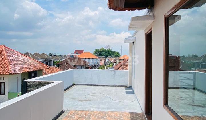 3-Story Minimalist House on Belitung Island Street 3-Story Minimalist House on Belitung Island Street