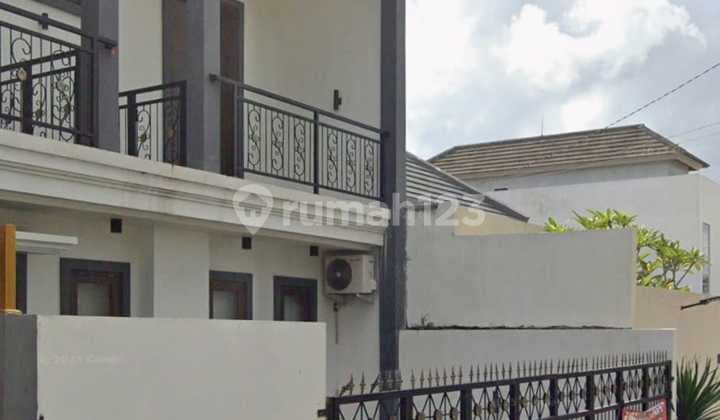 Simple Minimalist 2-Story House in Jimbaran