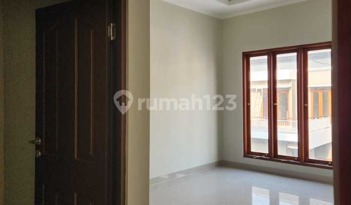 Rumah 2 Lt Dekat Dengan Living Word Denpasar Timur  2