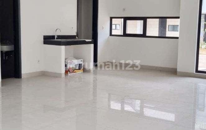 Wisteria 9x16 brand new, never been occupied 2