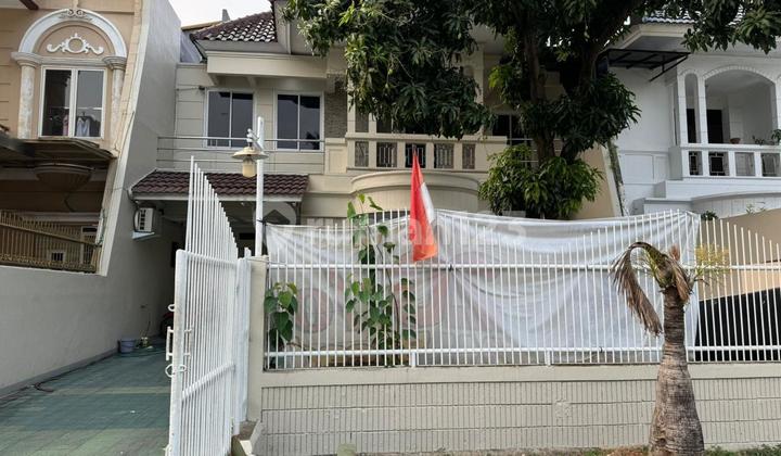 Dijual Rumah 2,5 Lantai di Camar Elok Indomobil 2
