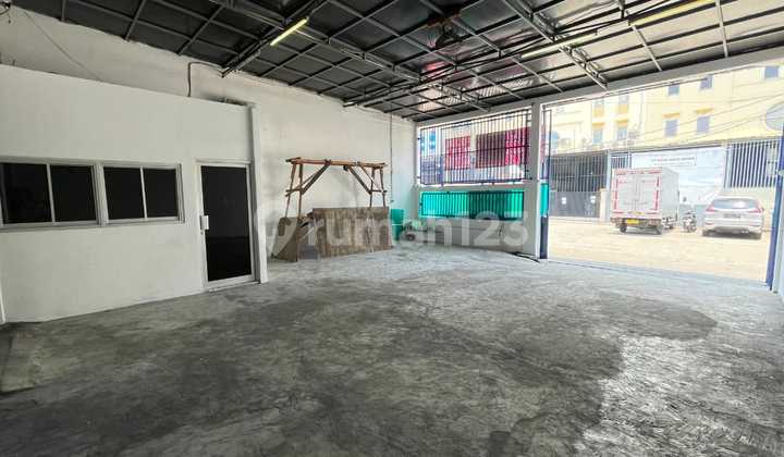 Dijual Gudang 3 Lantai (lantai 1 office) di Elang Laut PIK 