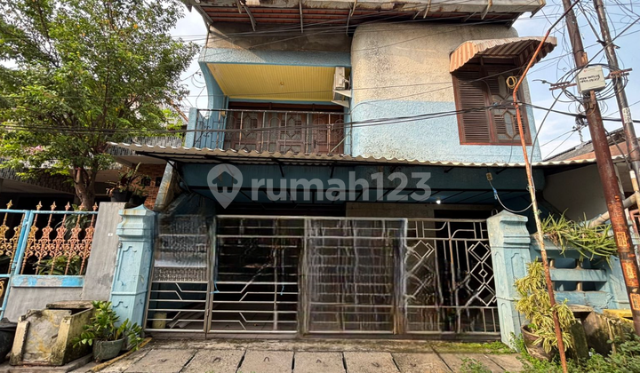 For Sale: Gubeng Kertajaya House, Strategic Location and Spacious Building For Sale: Gubeng Kertajaya House, Strategic Location and Spacious Building